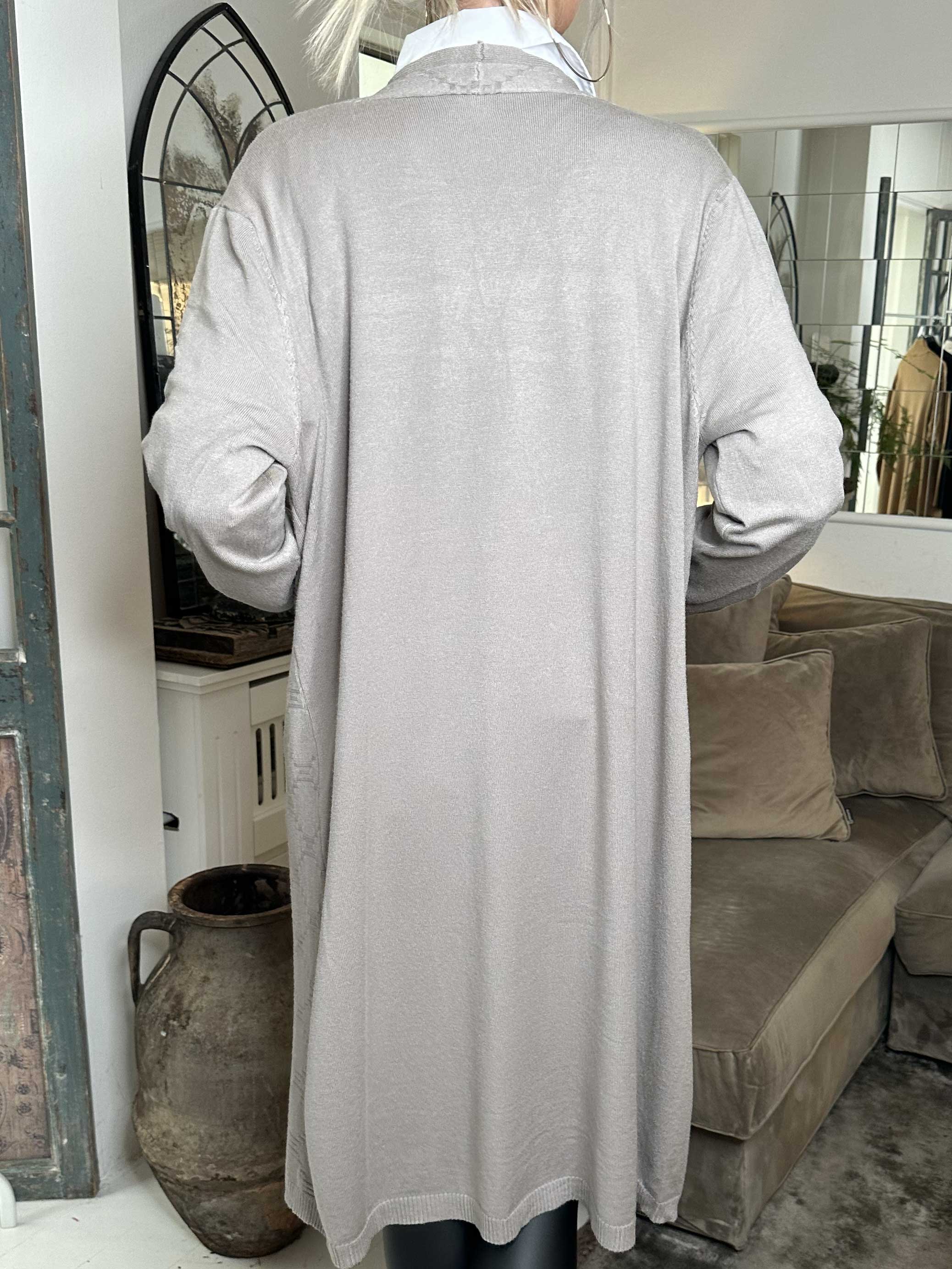 Agnesa - Lang strikcardigan med lommer